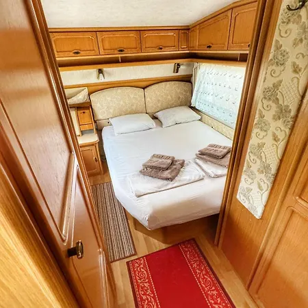 и Kаравани дрийм гардения Campsite Kiten (Burgas)