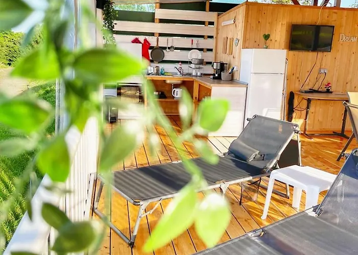 Campingplatz и Kаравани дрийм гардения *