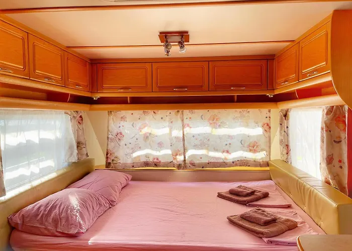 Campingplatz и Kаравани дрийм гардения *