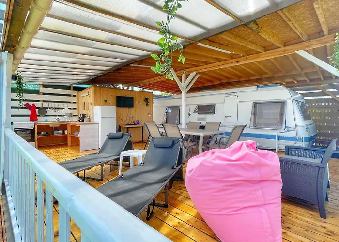 Campingplatz и Kаравани дрийм гардения *